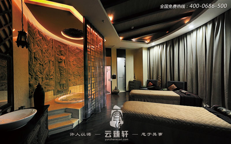 此婭太水療會所在裝修在風(fēng)格上，選用東南亞自然、淳樸、渾厚的元素，貫穿整個會所空間之中